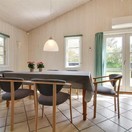 Holiday home Hillmari