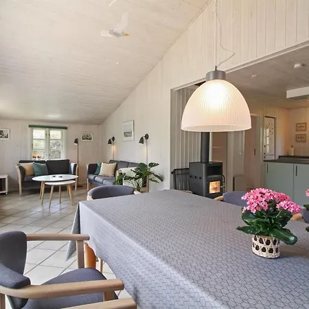 Holiday home Hillmari