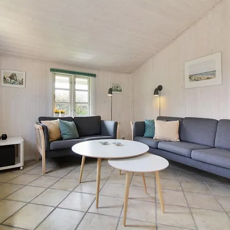 Hillmari - 200m From The Sea By Interhome